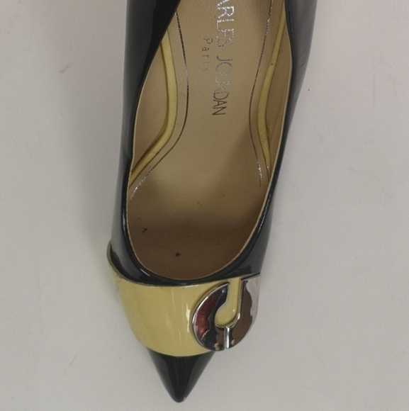 TheStyleMinr Collection | 70s Vintage Black/White Stiletto Pumps w/Silver Buckle - Picture 4 of 6